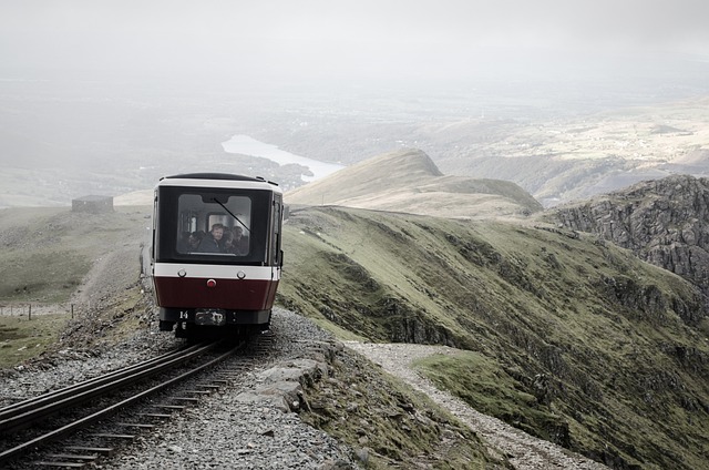snowdon-mountain-train